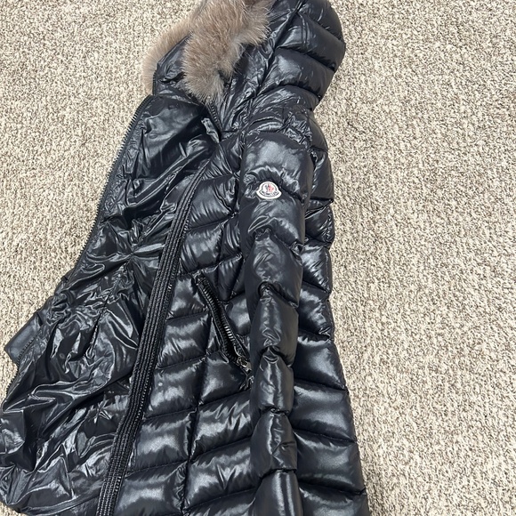 Moncler coat with fur detachable hood - Picture 4 of 7